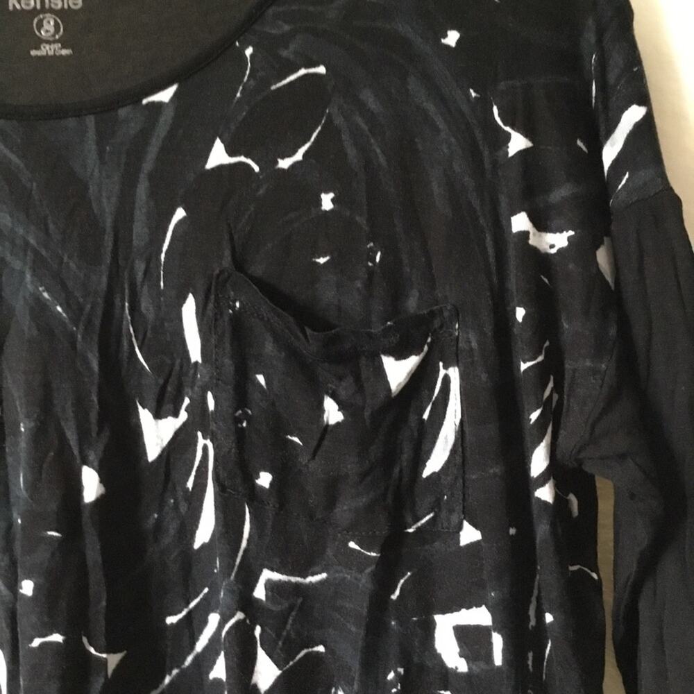 Kensie Black and White Abstract Print Top - Picture 14 of 16